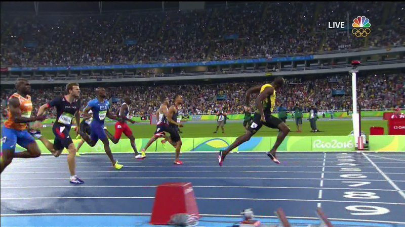 Illustration for article titled Usain Bolt Wins 200m, Becomes First-Ever To Defend Both Sprint Golds Twice